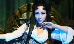 年轻的女士